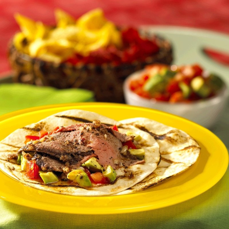 Wraps au bœuf jamaïcain avec salsa à l’avocat