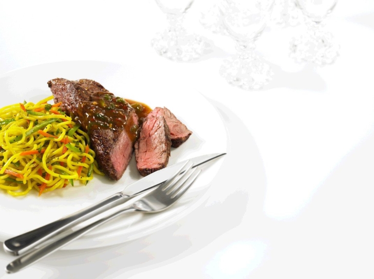 BAVETTE POÊLÉE AVEC SAUCE À ÉRABLE ET AU CHILI