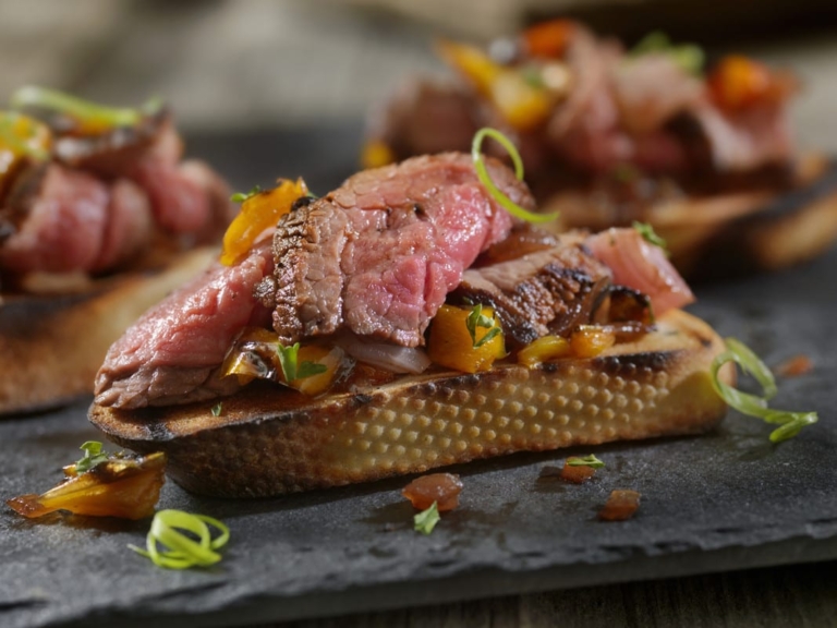 Salpicao de bœuf et Canapés au salpicao