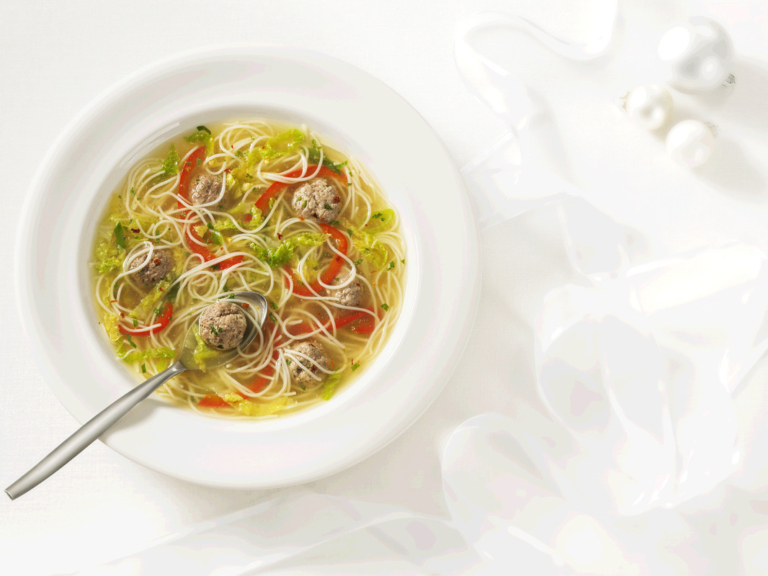 Soupe thaïlandaise aux boulettes de bœuf