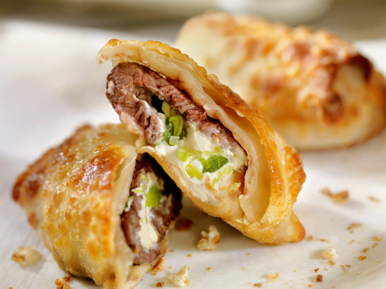 Bouchées de rouleaux impériaux au bœuf et au fromage à la crème